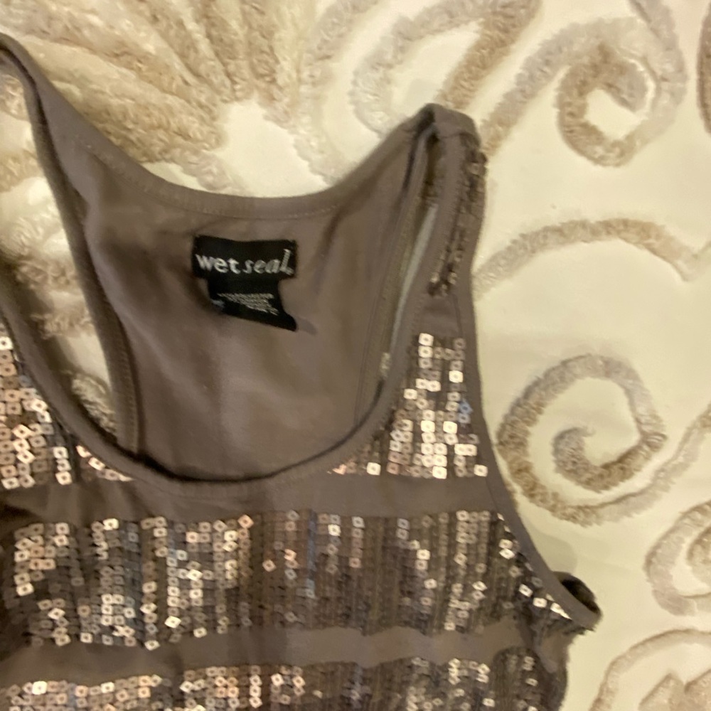Grey Tank Top - Picture 5 of 6